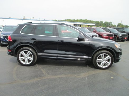Used 2014 Volkswagen Touareg VR6 image 3