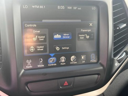 Certified 2016 Jeep Cherokee Limited image 34