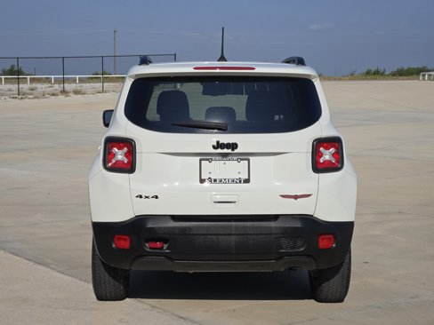 Used 2023 Jeep Renegade Trailhawk image 7