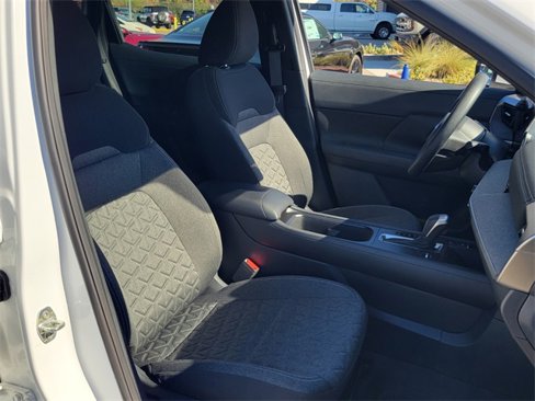 Used 2025 Nissan Kicks SV image 13
