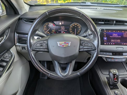 Used 2019 Cadillac XT4 Luxury w/ Cold Weather Package image 18