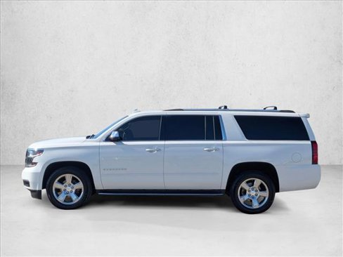 Used 2018 Chevrolet Suburban Premier image 9