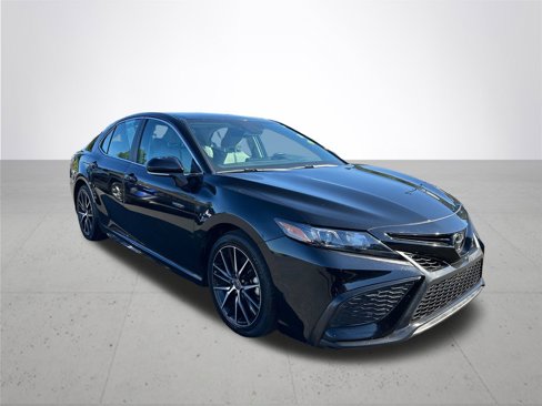 Used 2023 Toyota Camry SE image 5