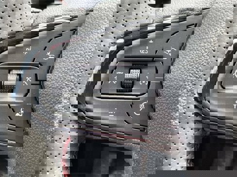 New 2025 Chevrolet Trax RS w/ Sunroof Package image 30