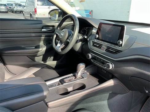 Used 2020 Nissan Altima 2.5 SR w/ Premium Package image 26