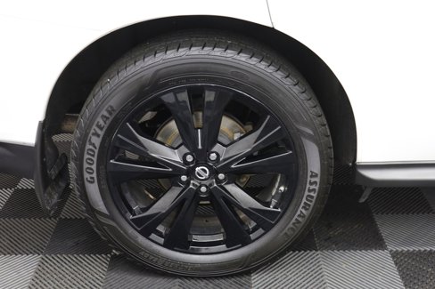 Used 2018 Nissan Pathfinder SL w/ Midnight Edition Package image 38