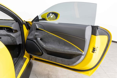 Used 2023 Ferrari Roma image 39