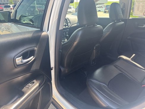 Used 2018 Jeep Compass Latitude image 18