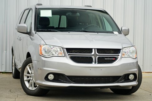 Used 2019 Dodge Grand Caravan SXT image 2