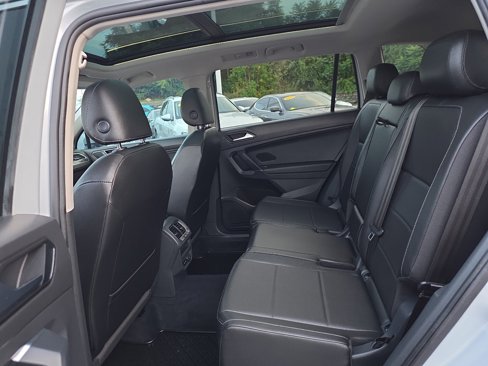 Used 2018 Volkswagen Tiguan SEL image 46