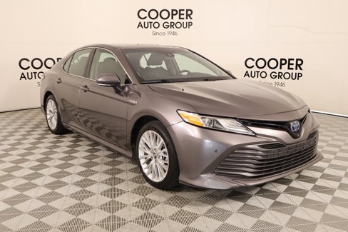 Used 2019 Toyota Camry LE image 1