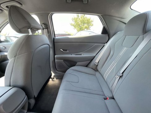 Used 2024 Hyundai Elantra SEL image 24