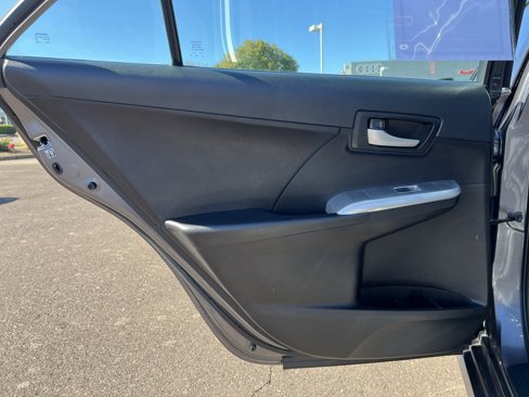 Used 2014 Toyota Camry L image 25