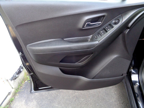 Used 2018 Chevrolet Trax LS image 22