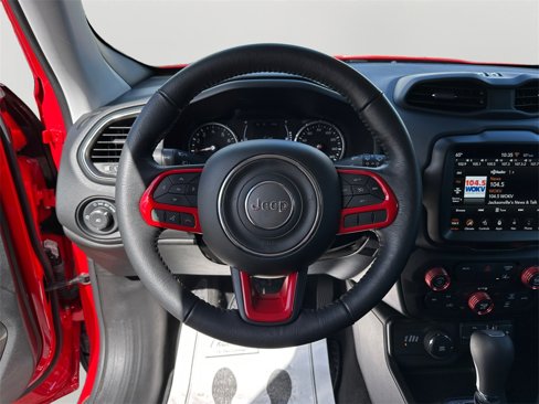 Used 2023 Jeep Renegade Latitude w/ Premium Group image 19