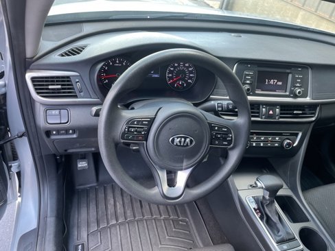 Used 2017 Kia Optima LX image 25
