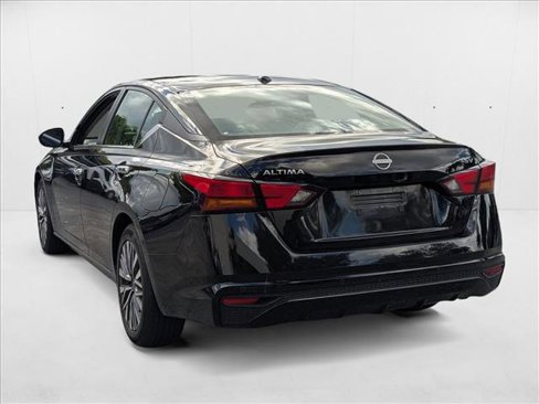 Used 2023 Nissan Altima 2.5 SV image 5