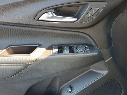 Used 2023 Chevrolet Equinox RS w/ RS Leather Package image 12