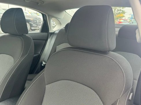 Used 2022 Kia Forte LXS image 13