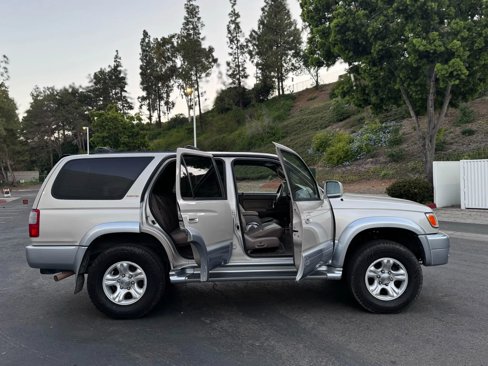 Used 1999 Toyota 4Runner Limited image 30