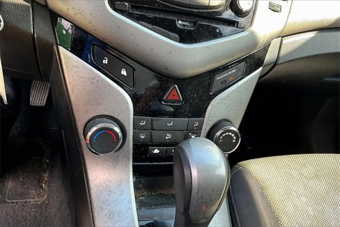 Used 2014 Chevrolet Cruze LS image 31
