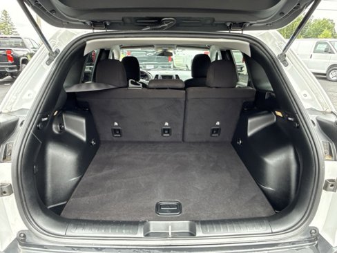 Used 2020 Jeep Cherokee Latitude image 18