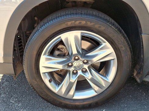 Used 2014 Toyota Highlander Limited image 28