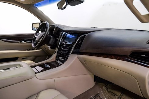 Used 2015 Cadillac Escalade Premium image 7