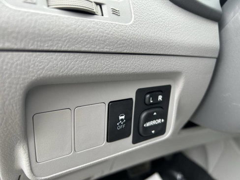 Used 2010 Toyota Corolla image 32