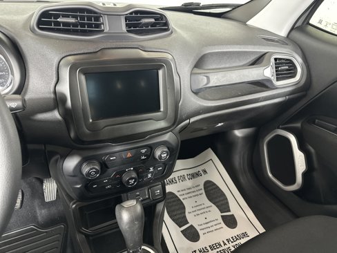 Used 2021 Jeep Renegade Sport image 4