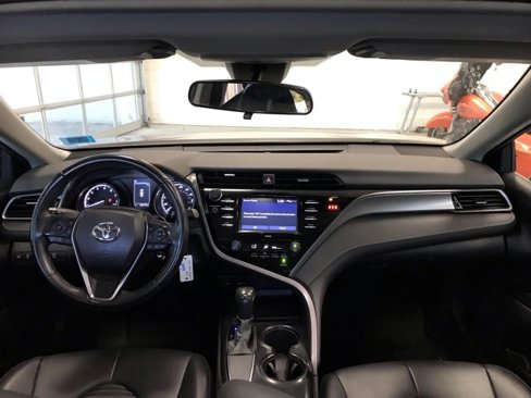 Certified 2020 Toyota Camry SE image 15