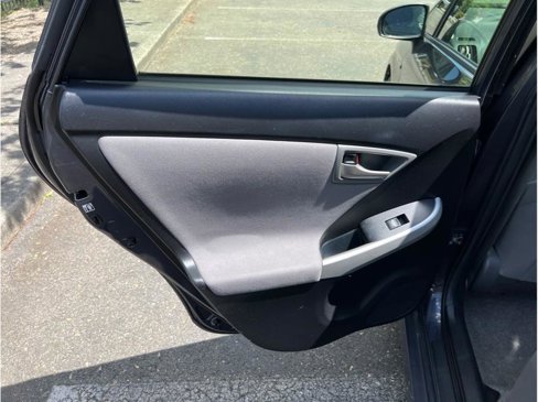 Used 2014 Toyota Prius Two image 15