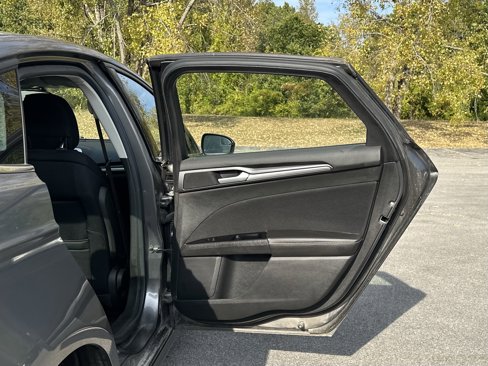 Used 2013 Ford Fusion SE image 29