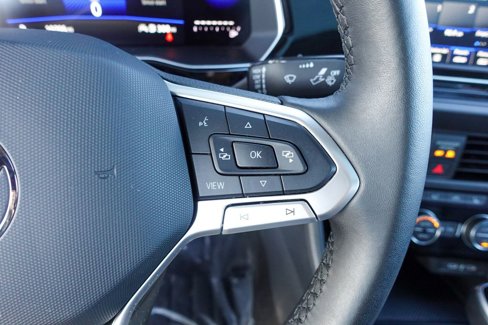 Used 2024 Volkswagen Jetta SE w/ Panoramic Sunroof Package image 18