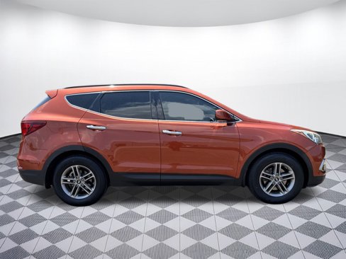 Used 2017 Hyundai Santa Fe Sport image 2