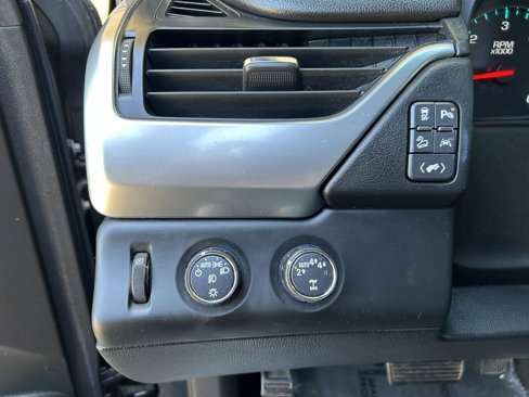 Used 2017 Chevrolet Tahoe LT w/ Luxury Package image 4