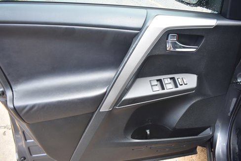 Used 2017 Toyota RAV4 XLE image 12