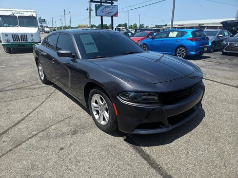 Used 2020 Dodge Charger SXT image 4
