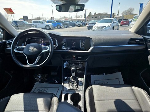 Used 2024 Volkswagen Jetta SE image 13