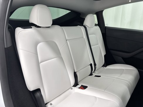 Used 2023 Tesla Model Y Long Range image 21