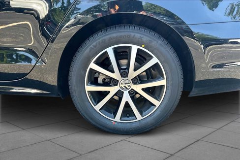 Used 2017 Volkswagen Jetta SE image 10