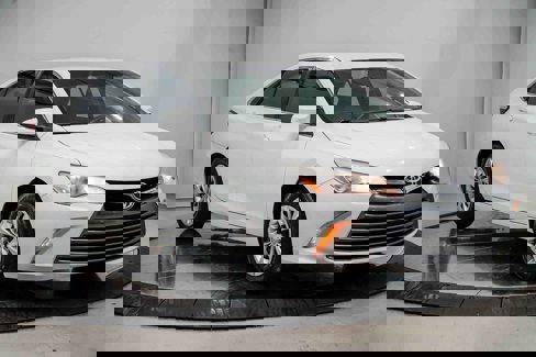 Used 2017 Toyota Camry LE image 5