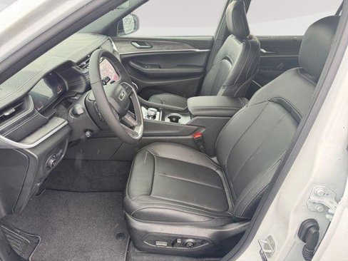 New 2025 Jeep Grand Cherokee L Limited w/ Luxury Tech Group II image 9