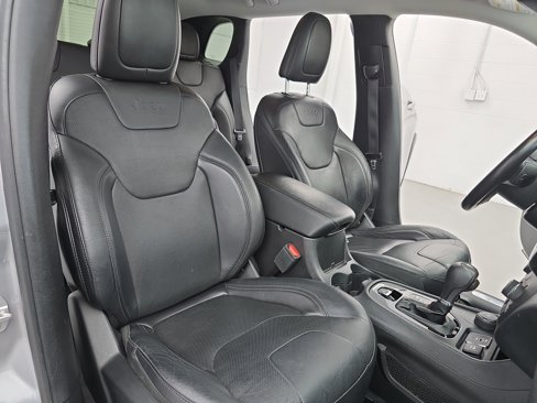 Used 2020 Jeep Cherokee Limited image 10