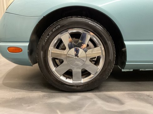 Used 2002 Ford Thunderbird image 6