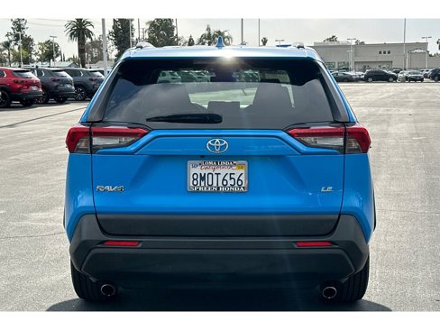 Used 2019 Toyota RAV4 LE image 4