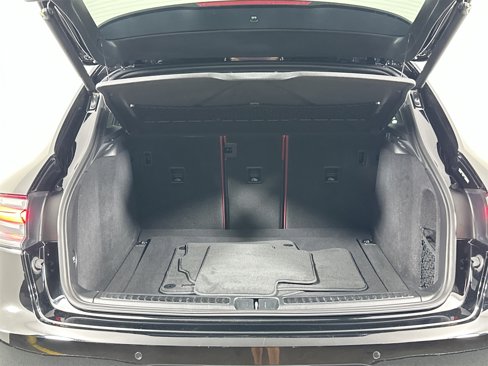 Certified 2020 Porsche Macan image 37