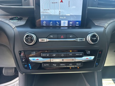 Used 2020 Ford Explorer Platinum w/ Premium Technology Package image 15