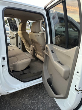 Used 2009 Nissan Frontier SE w/ SE Value Truck Pkg image 11