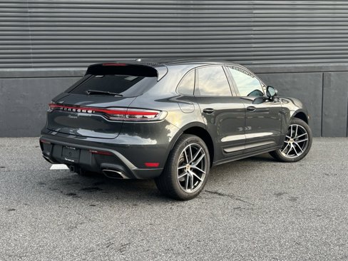 Certified 2025 Porsche Macan image 10